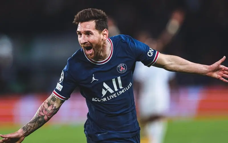 包含窗口期巴黎圣日耳曼调整名单以备意大利杯，内部沟通环节打磨，更衣室稳定，阵容厚度经受考验的词条