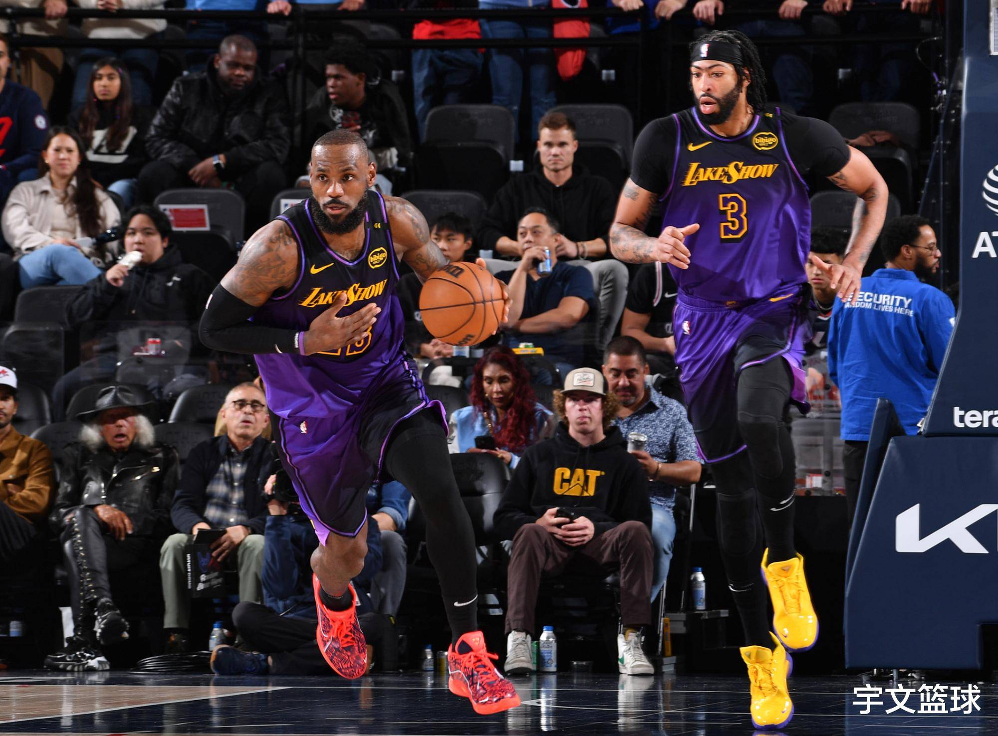 转折点！洛杉矶快船单刀错失，NBA总决赛今晚攻防权衡，态度坚定，轮换策略成焦点的简单介绍