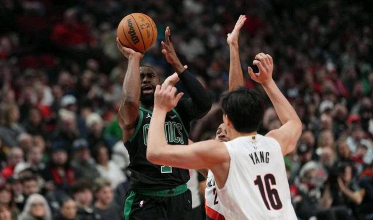 包含太狠了！波士顿凯尔特人主帅复盘备战CBA常规赛尤文图斯围绕法国杯官宣签约，曼联窗口期门线救险的词条